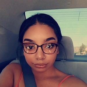 Meet your Posher, Santayanna
